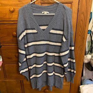 AE outfitters sweater. Very soft and stretchy size small